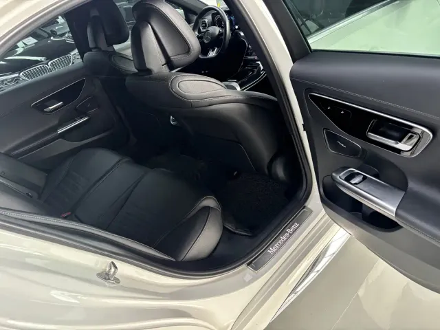Mercedes-Benz C-Class — Фото автомобиля 11