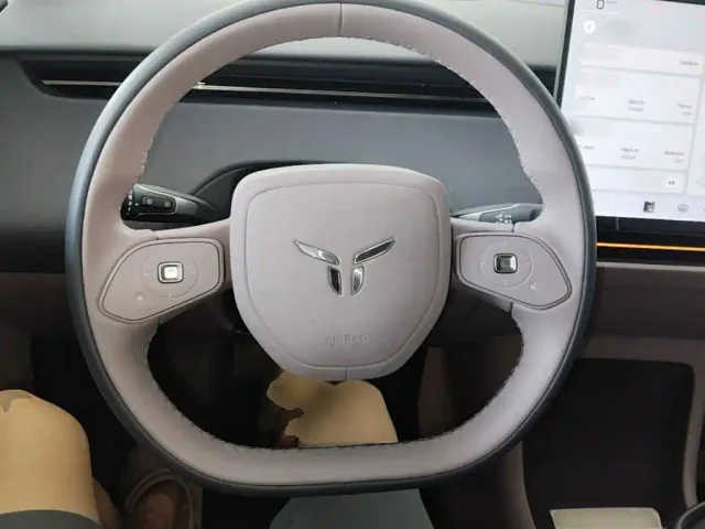 Hongqi Tiangong 06 — Фото автомобиля 10