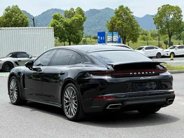 Porsche Panamera — Фото автомобиля 3