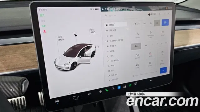 Tesla Model 3 — Фото автомобиля 15