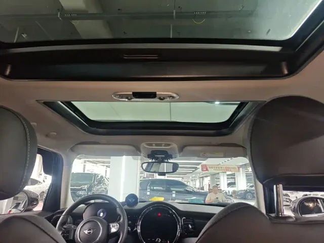 MINI Hatch — Фото автомобиля 17