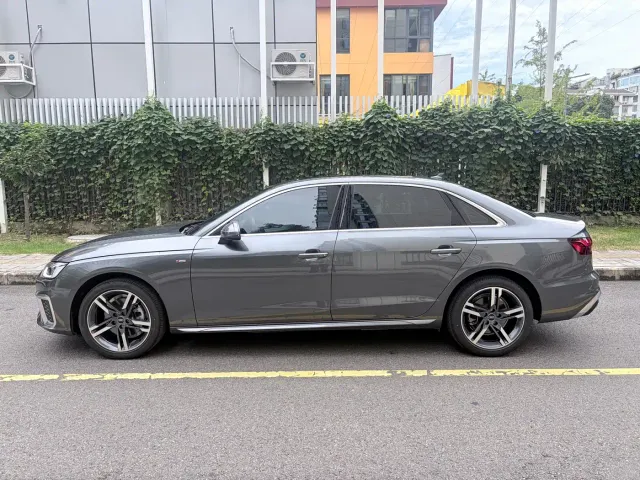Audi A4L — Фото автомобиля 9