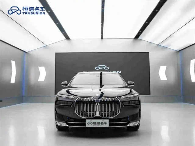 BMW 7 Series — Фото автомобиля 2