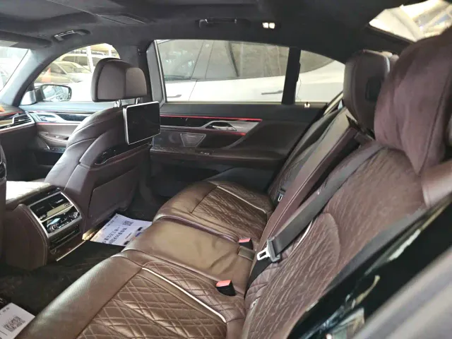 BMW 7 Series — Фото автомобиля 9