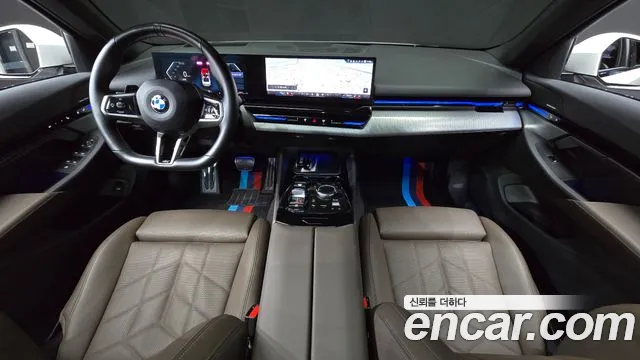 BMW 5 Series G60 — Фото автомобиля 10