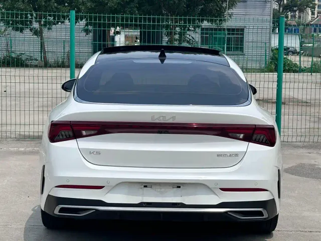 Kia K5 — Фото автомобиля 8