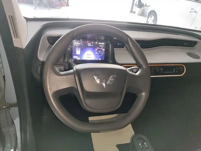 Wuling Hongguang Mini EV — Фото автомобиля 10