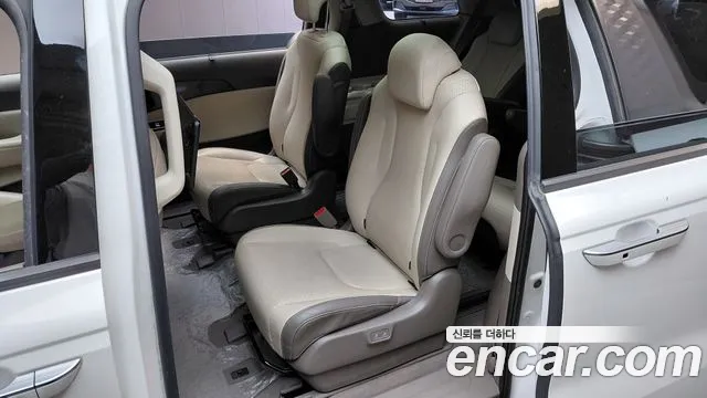 Kia Canival Carnival 4 поколение Бензин 9 мест Signature — Фото автомобиля 24