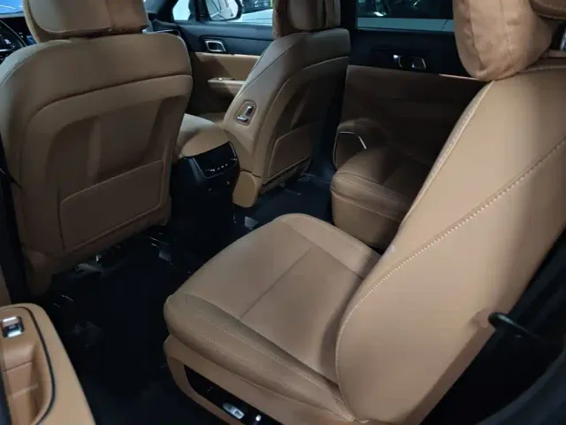 Li Auto ONE — Фото автомобиля 16