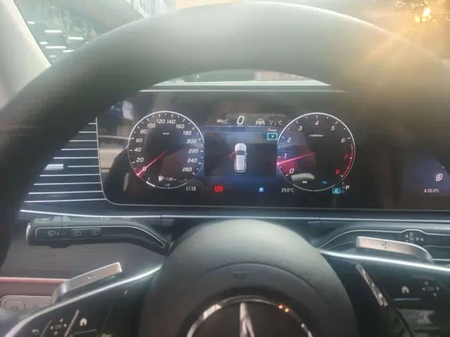 Mercedes-Benz GLE-Class — Фото автомобиля 8