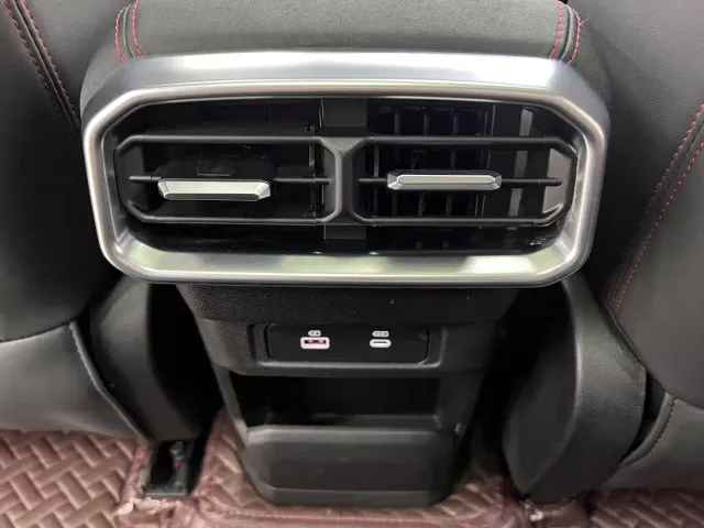 Jetour T2 — Фото автомобиля 30