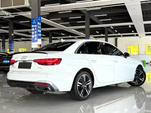 Audi A4L — Фото автомобиля 3