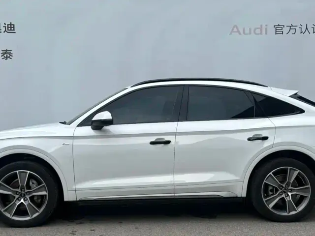 Audi Q5L Sportback — Фото автомобиля 2