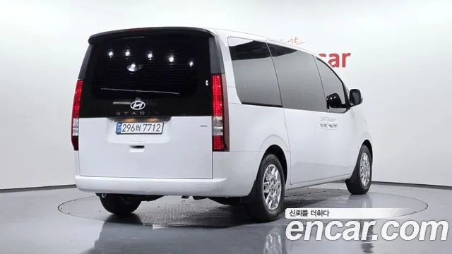 Hyundai Staria Staria 4WD Tourer 9 мест — Фото автомобиля 2