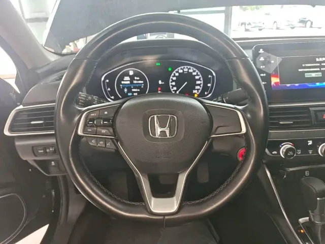 Honda Accord — Фото автомобиля 10