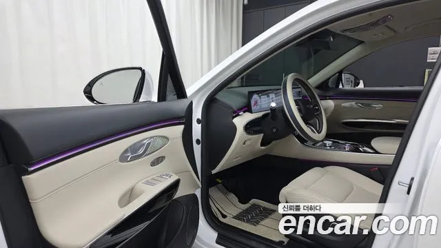 Genesis GV70 — Фото автомобиля 15