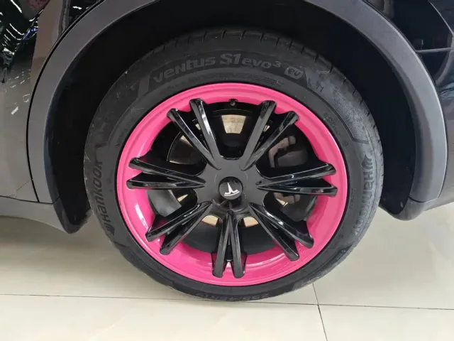 Tesla Model Y — Фото автомобиля 15