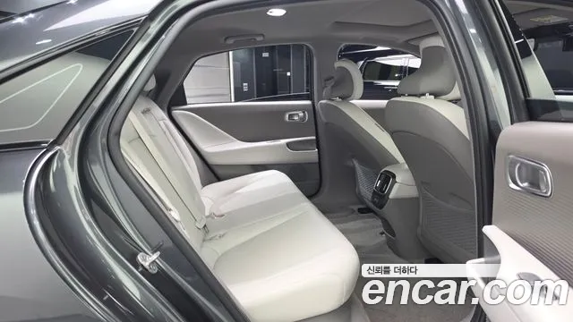 Hyundai Ioniq 6 — Фото автомобиля 12