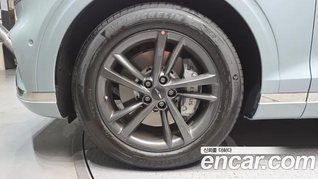 Genesis GV70 — Фото автомобиля 5