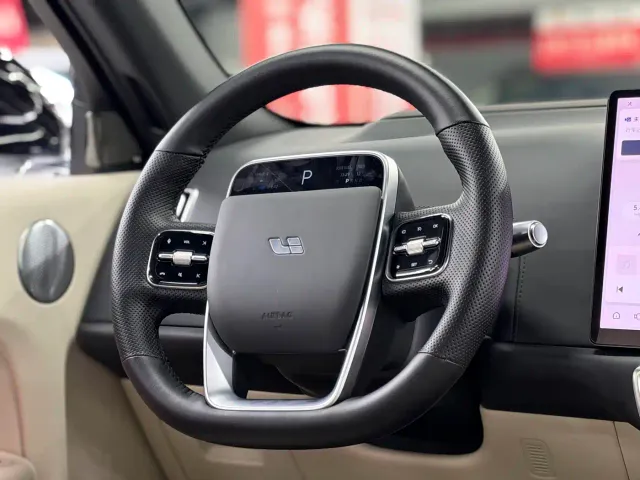 Li Auto L7 — Фото автомобиля 28