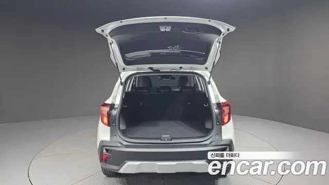 Kia Seltos Новый Seltos Бензин 2.0 2WD — Фото автомобиля 18