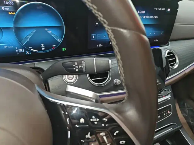 Mercedes-Benz E-Class — Фото автомобиля 13