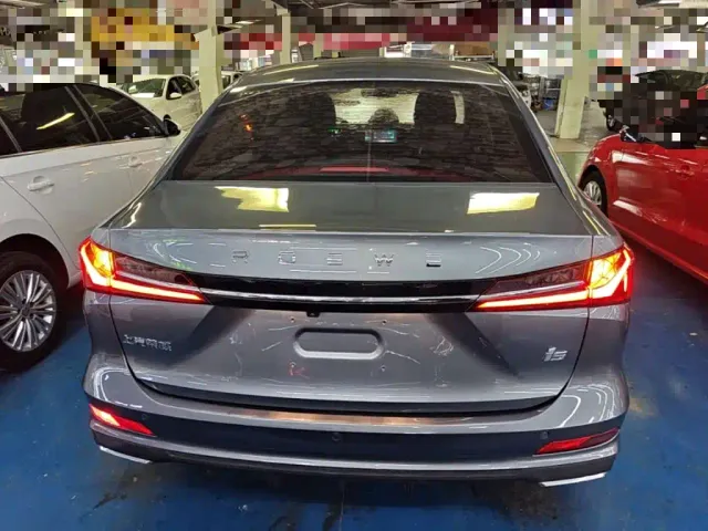 Roewe i5 — Фото автомобиля 5