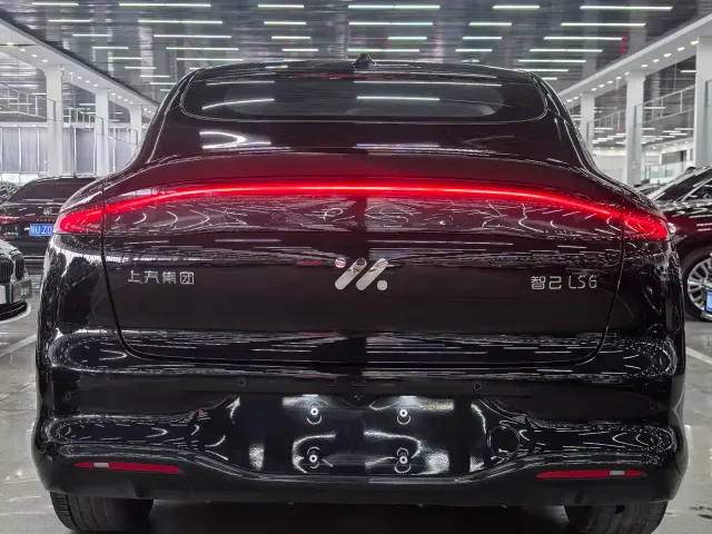 IM Motors IM LS6 2025 Extended Range Base — Фото автомобиля 8