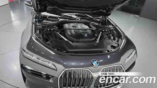 BMW 7 Series G70 — Фото автомобиля 9