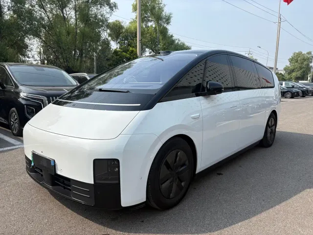 Фотография автомобиля — Li Auto MEGA