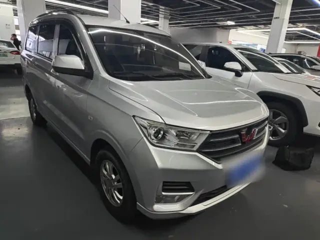Wuling Hongguang — Фото автомобиля 3