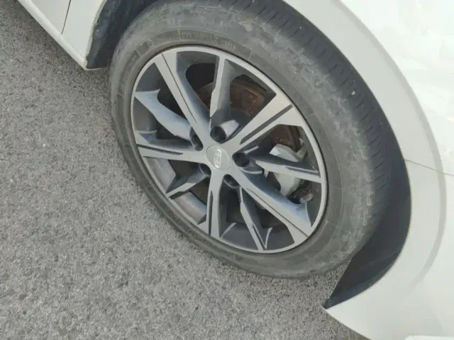 Geely Emgrand — Фото автомобиля 6