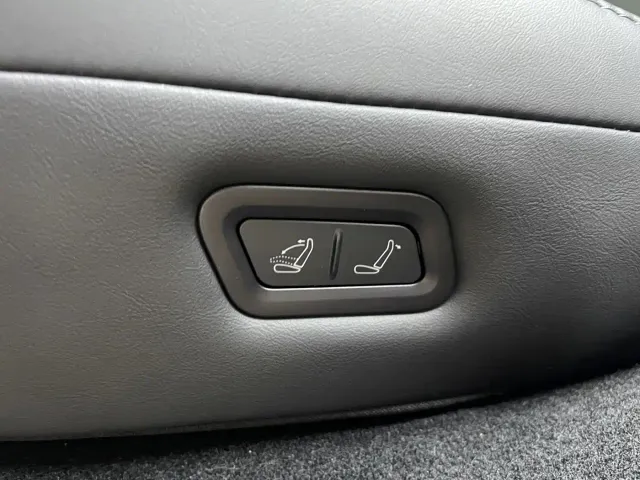 Tesla Model Y — Фото автомобиля 14