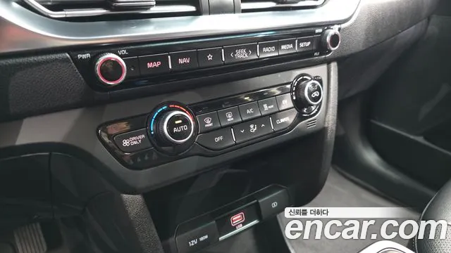 Kia Niro — Фото автомобиля 22