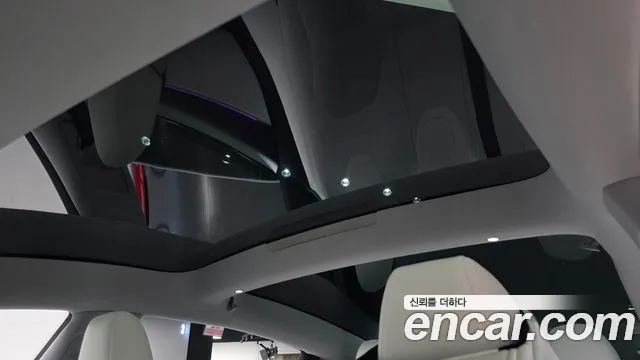 Tesla Model 3 — Фото автомобиля 25