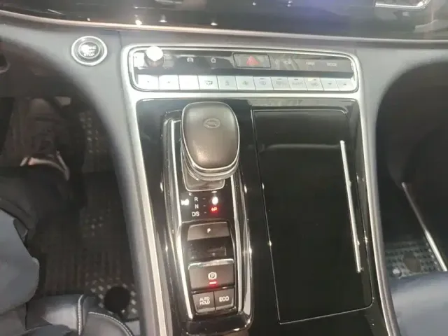 GAC Trumpchi M8 — Фото автомобиля 13