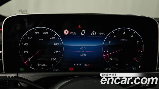 Mercedes-Benz E-Class — Фото автомобиля 7