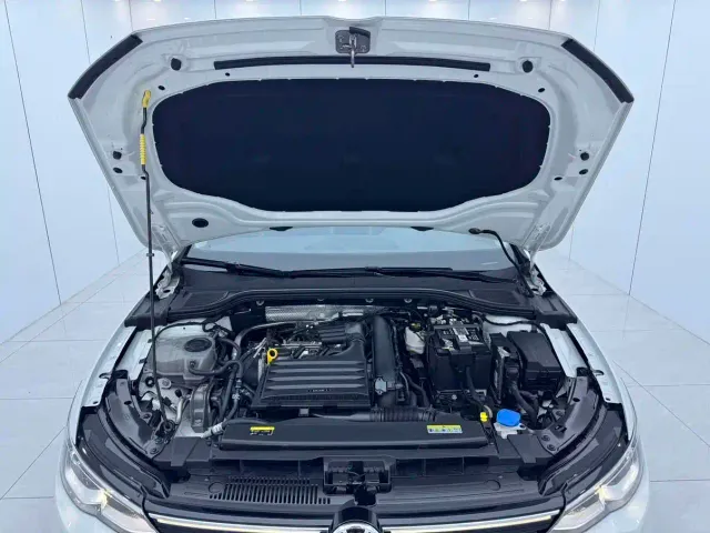 Volkswagen Golf — Фото автомобиля 13