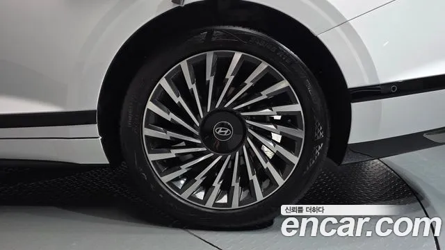 Hyundai Grandeur GN7 — Фото автомобиля 6