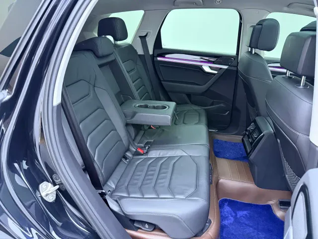 Volkswagen Touareg — Фото автомобиля 9