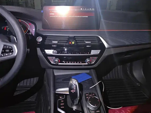 BMW 5 Series — Фото автомобиля 13