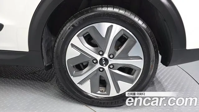 Kia Niro — Фото автомобиля 6
