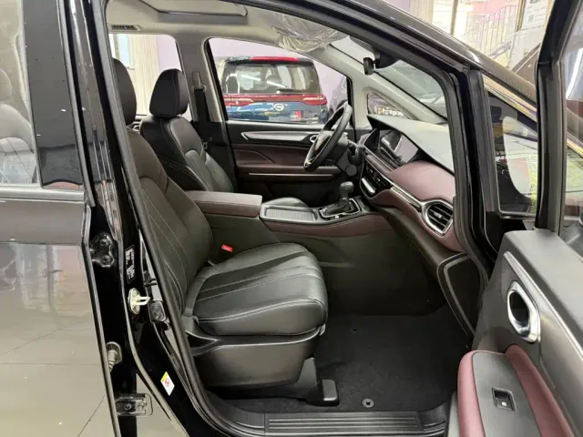 GAC Trumpchi Trumpchi M6 2021 PRO 270T DCT Luxury Edition — Фото автомобиля 21