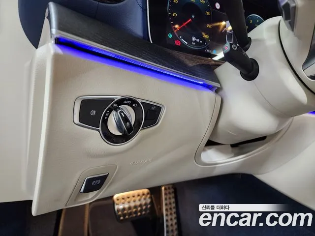 Mercedes-Benz E-Class — Фото автомобиля 18