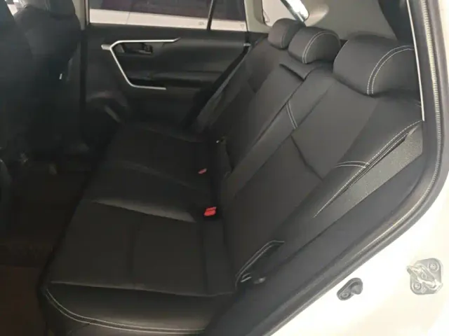 Toyota RAV4 — Фото автомобиля 16