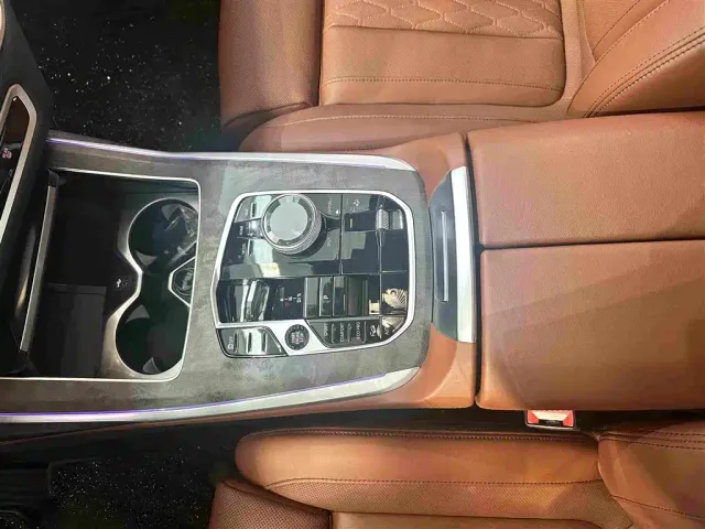 BMW X7 — Фото автомобиля 10