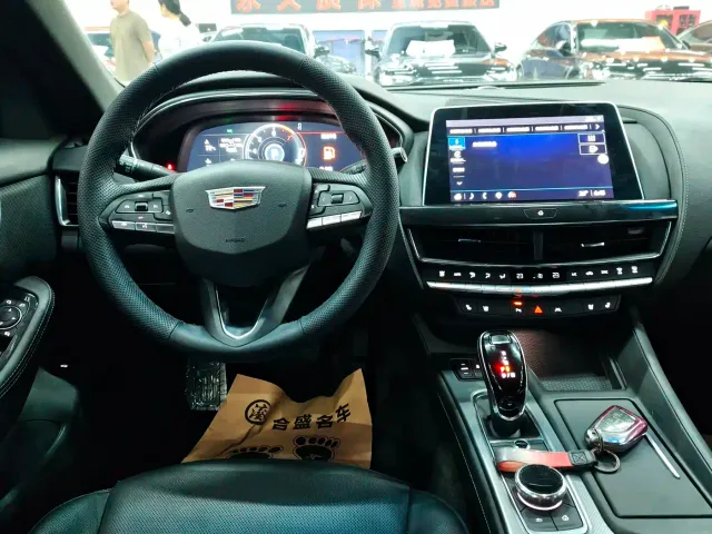 Cadillac CT5 — Фото автомобиля 12