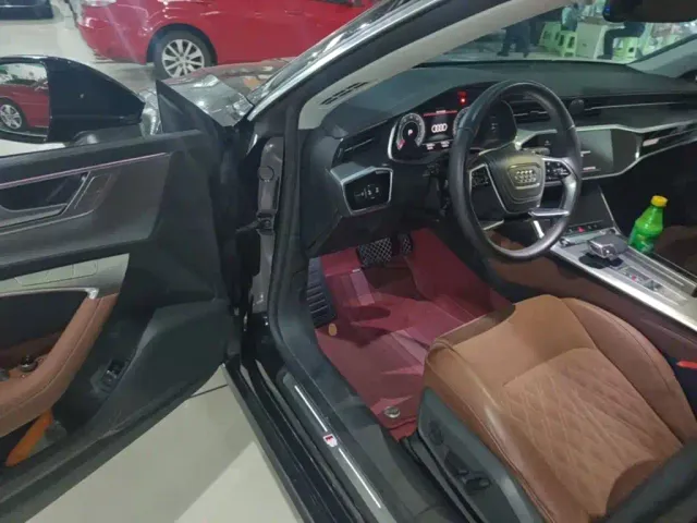 Audi A7L — Фото автомобиля 15