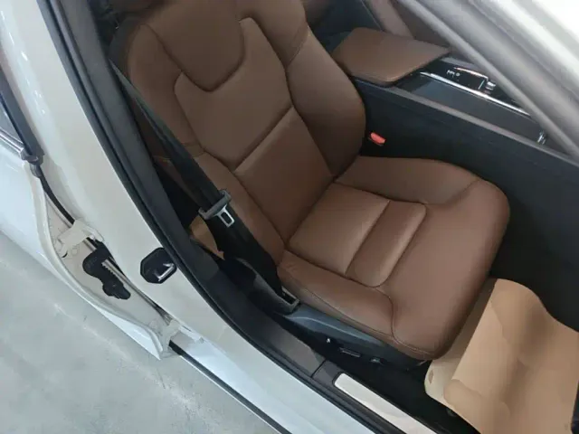 Volvo S60 — Фото автомобиля 24