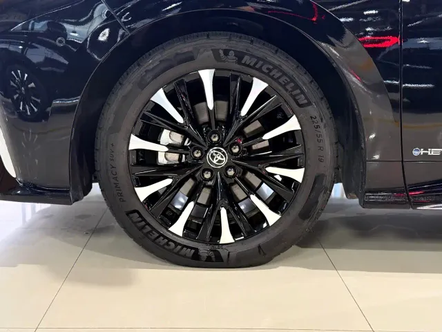 Toyota Alphard — Фото автомобиля 28